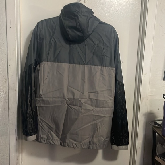 Under Armour Black and Gray Performance Jacket - Picture 9 of 16